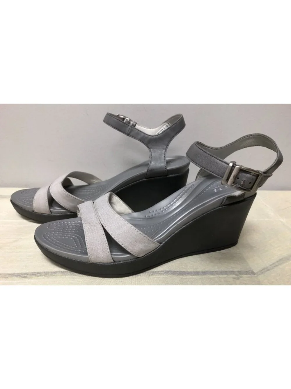 Crocs Womens 11 Leigh II Gray Open Toe Ankle Strap Wedge Platform Sandals